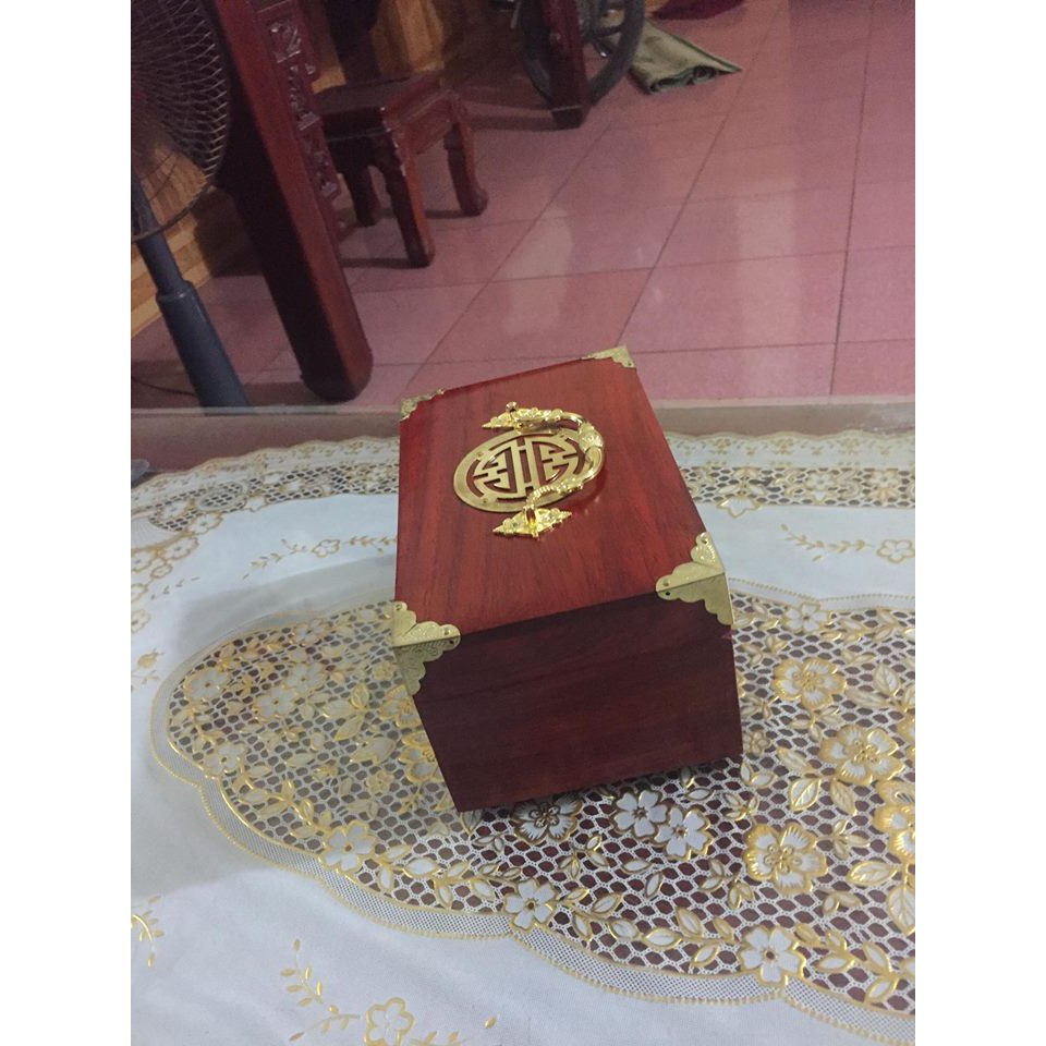 Hộp đựng trang sức- mỹ phẩm bằng gỗ hương